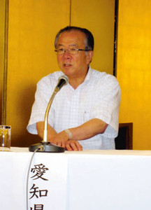 中部圏知事会議終了後の記者会見で質問に答える神田知事＝福井市で