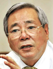 自らの経営方針について語るバローの田代正美社長＝岐阜県多治見市の同社本部で